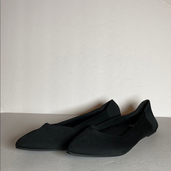 Mia Women's Black Kerri-K Ballet Pointed Toe Flats - Picture 1 of 8